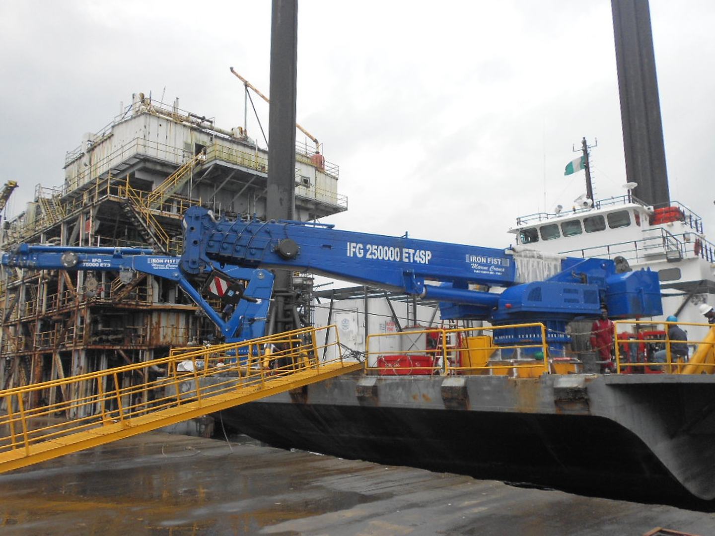 Offshore - Oil & Gas Industry - Fixed Platforms - Drillships - Fspo
